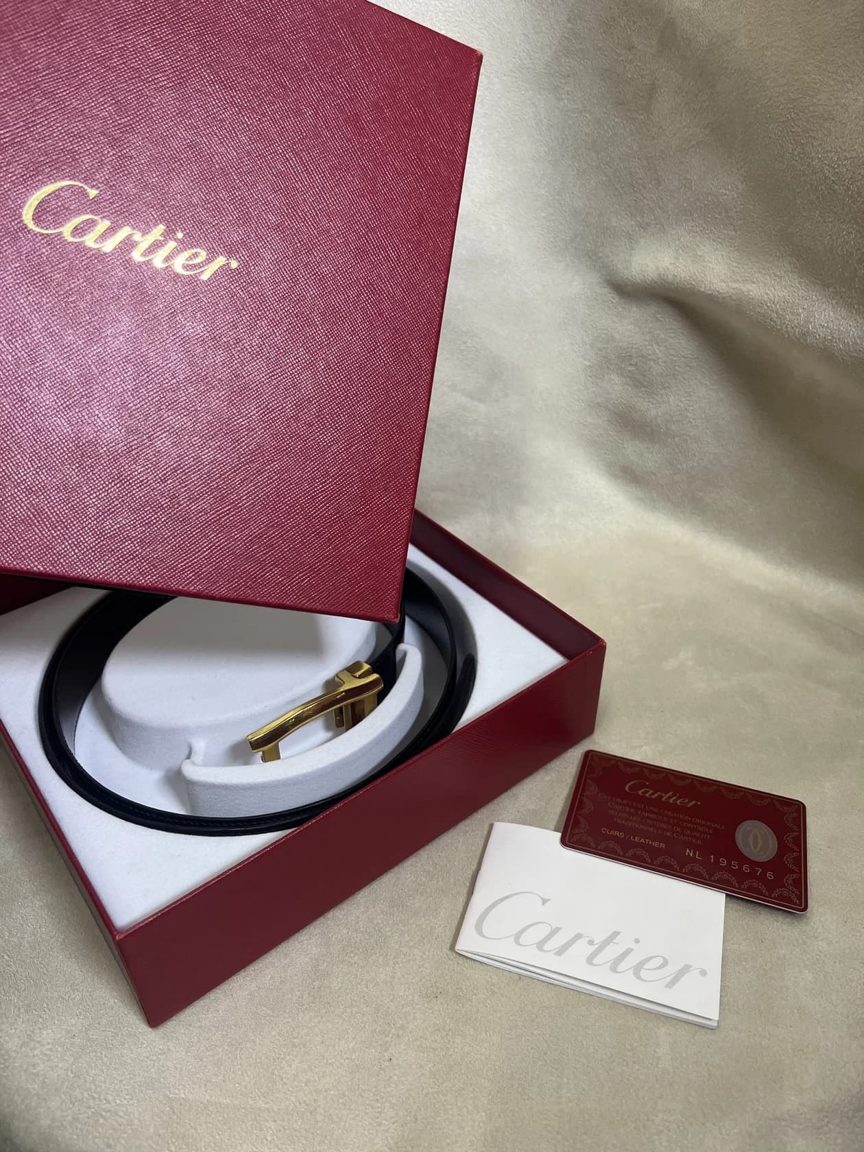 Ремень Cartier, черная кожа с шоколадной изнанкой