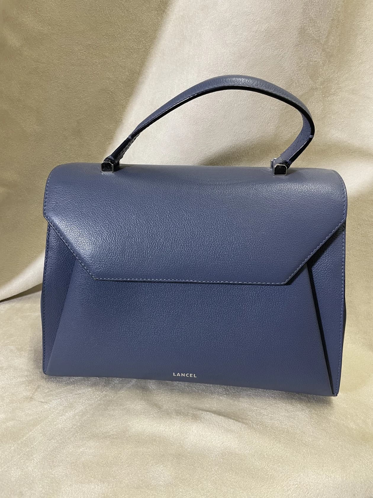 Синий кожаный саквояж Lancel