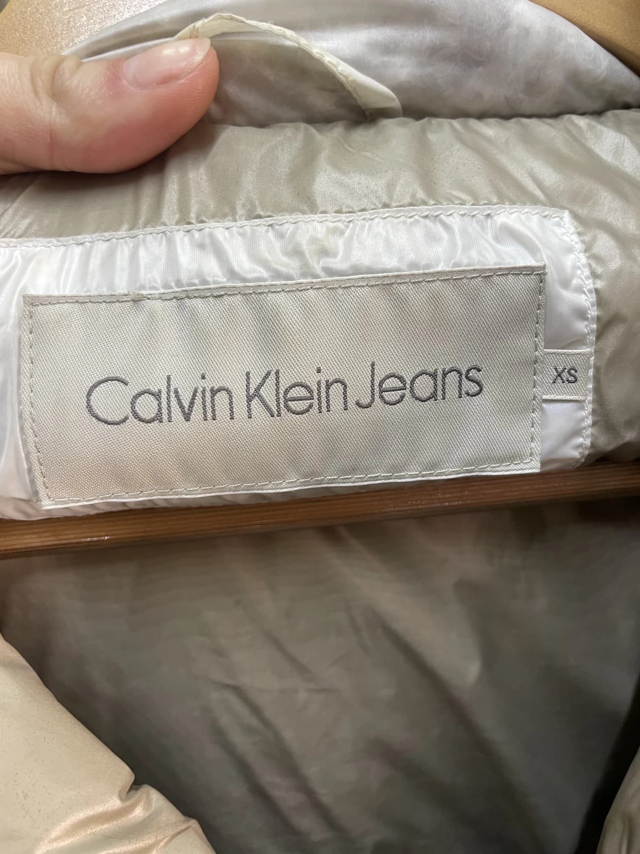 Пуховик Calvin Klein Jeans, серебристый, размер XS — фото 2