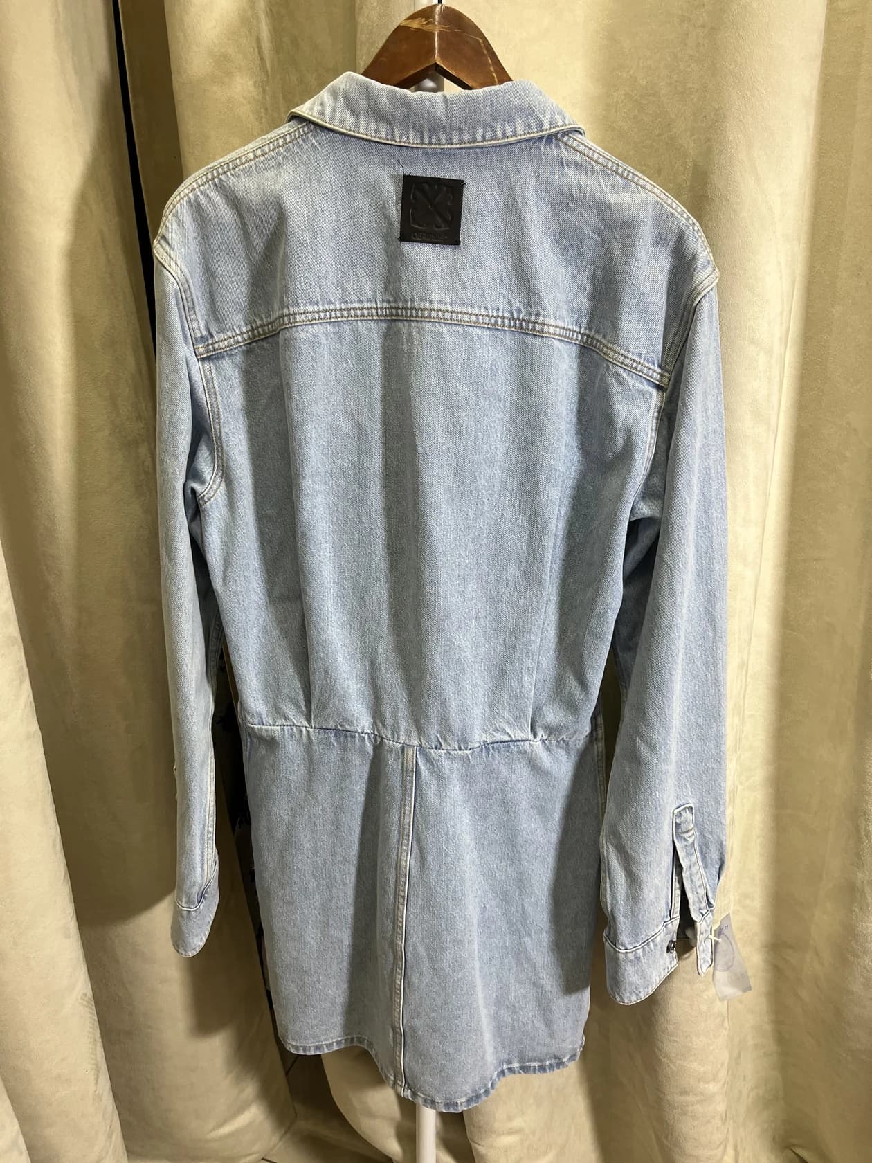 Платье-рубашка Off-White из денима, асимметрия — фото 2