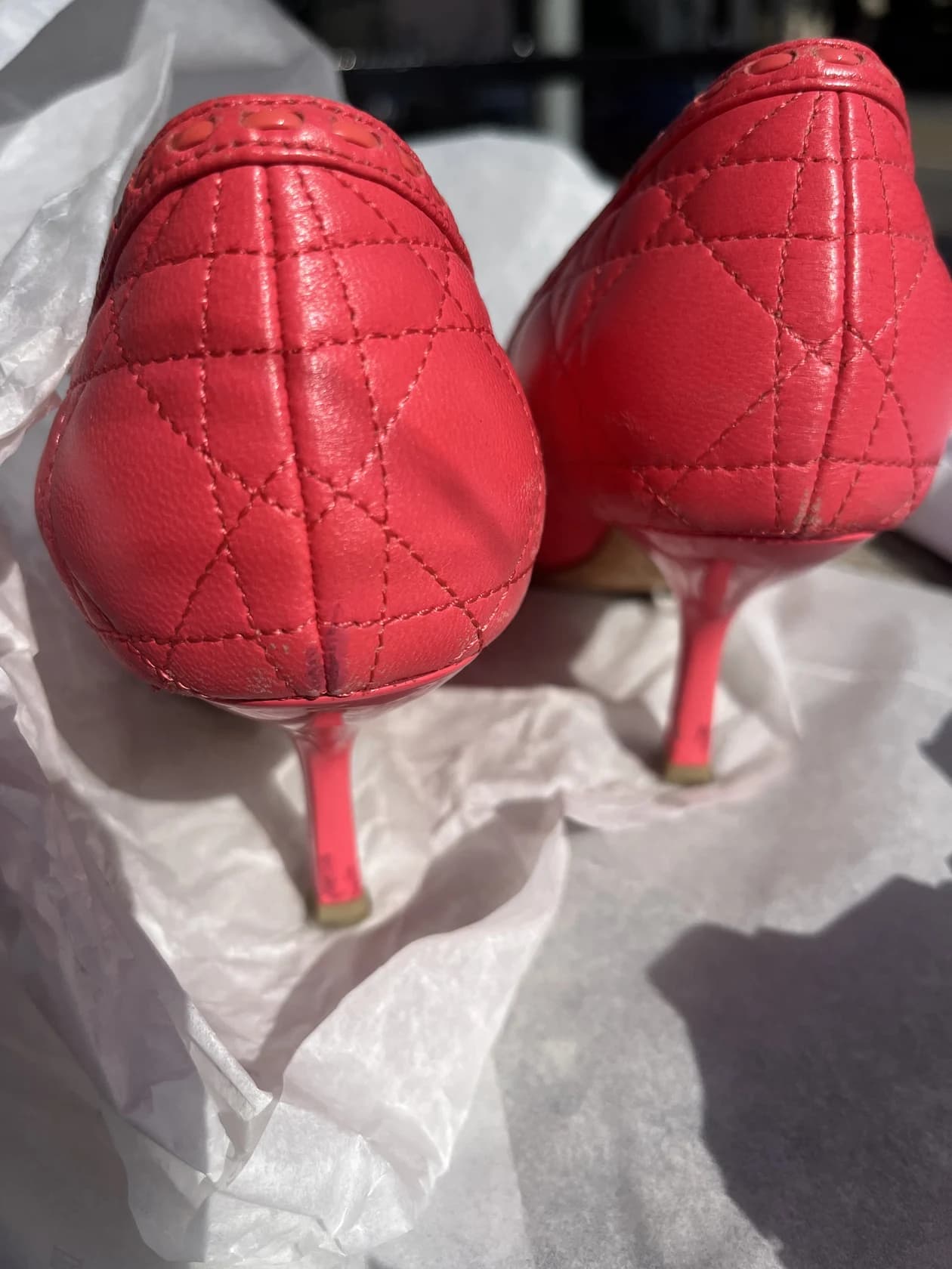 Туфли Dior с золотистой монограммой, коралловая кожа — фото 3