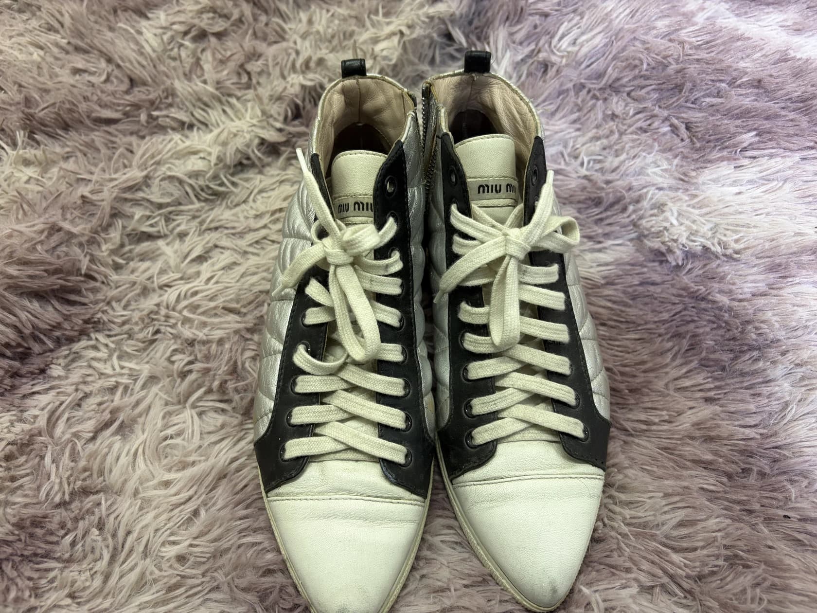 Высокие кеды Miu Miu из серебристой стеганой кожи — фото 4